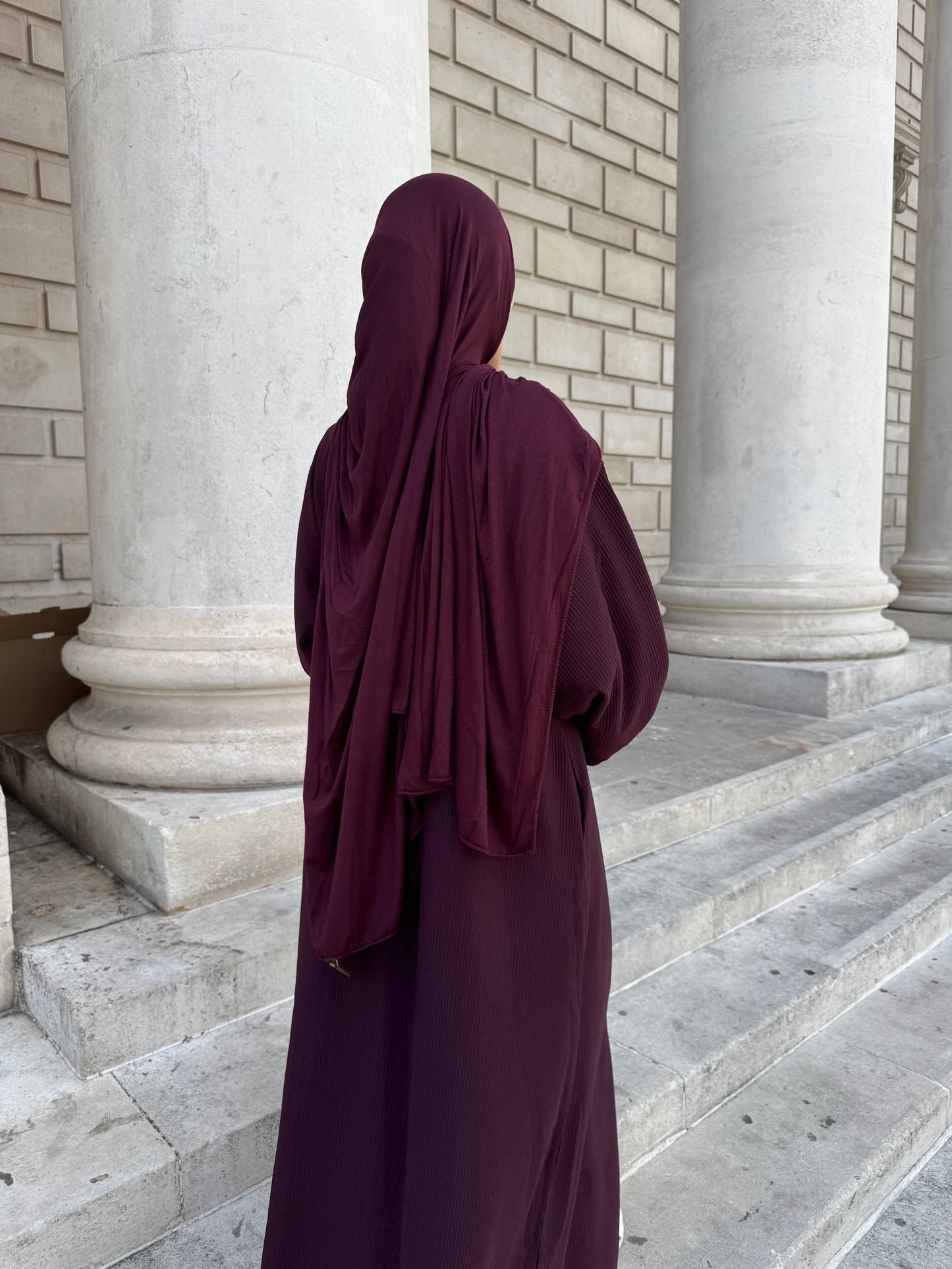 Rima in Maroon
