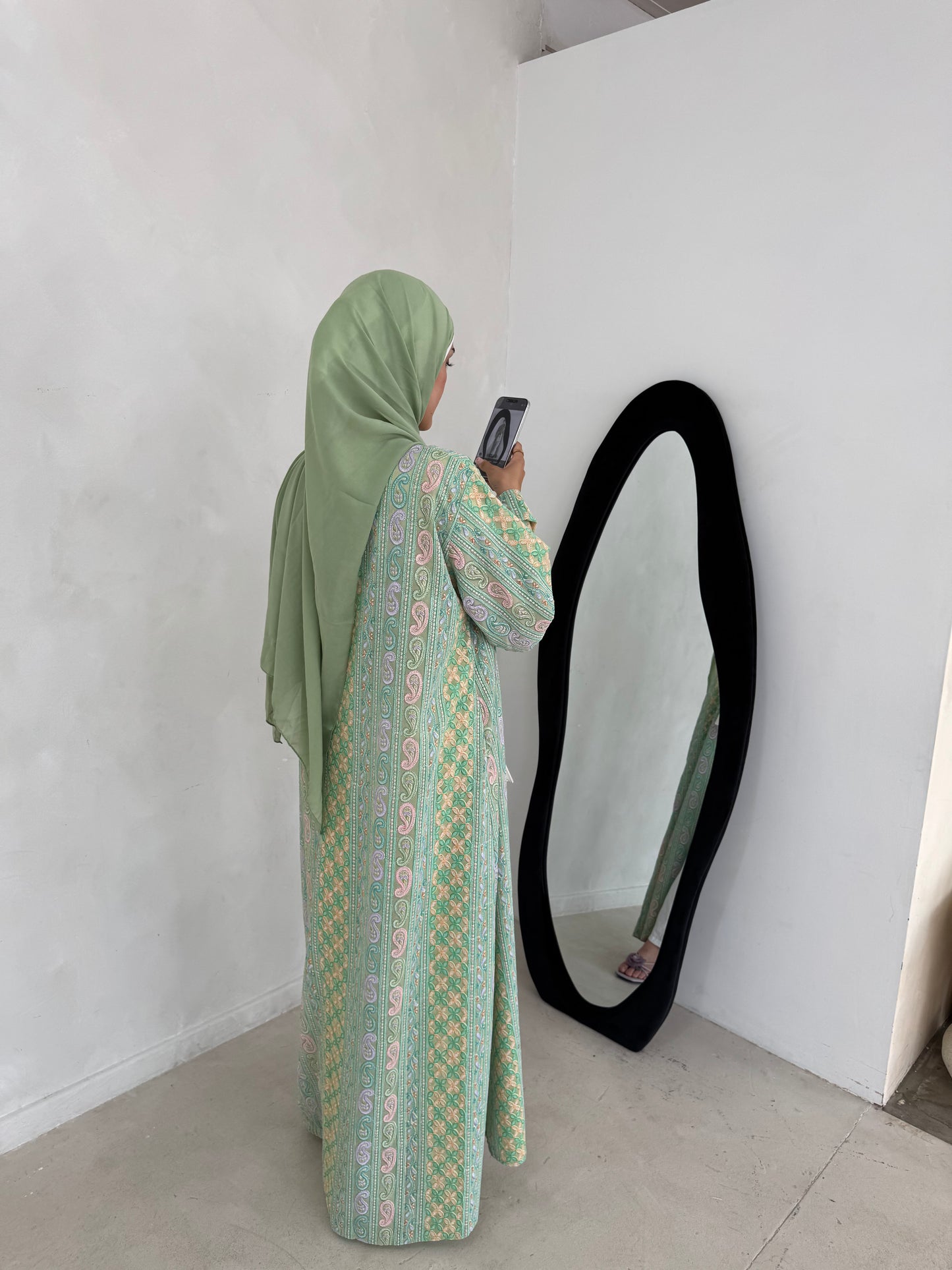 Isla in Mint Paisley