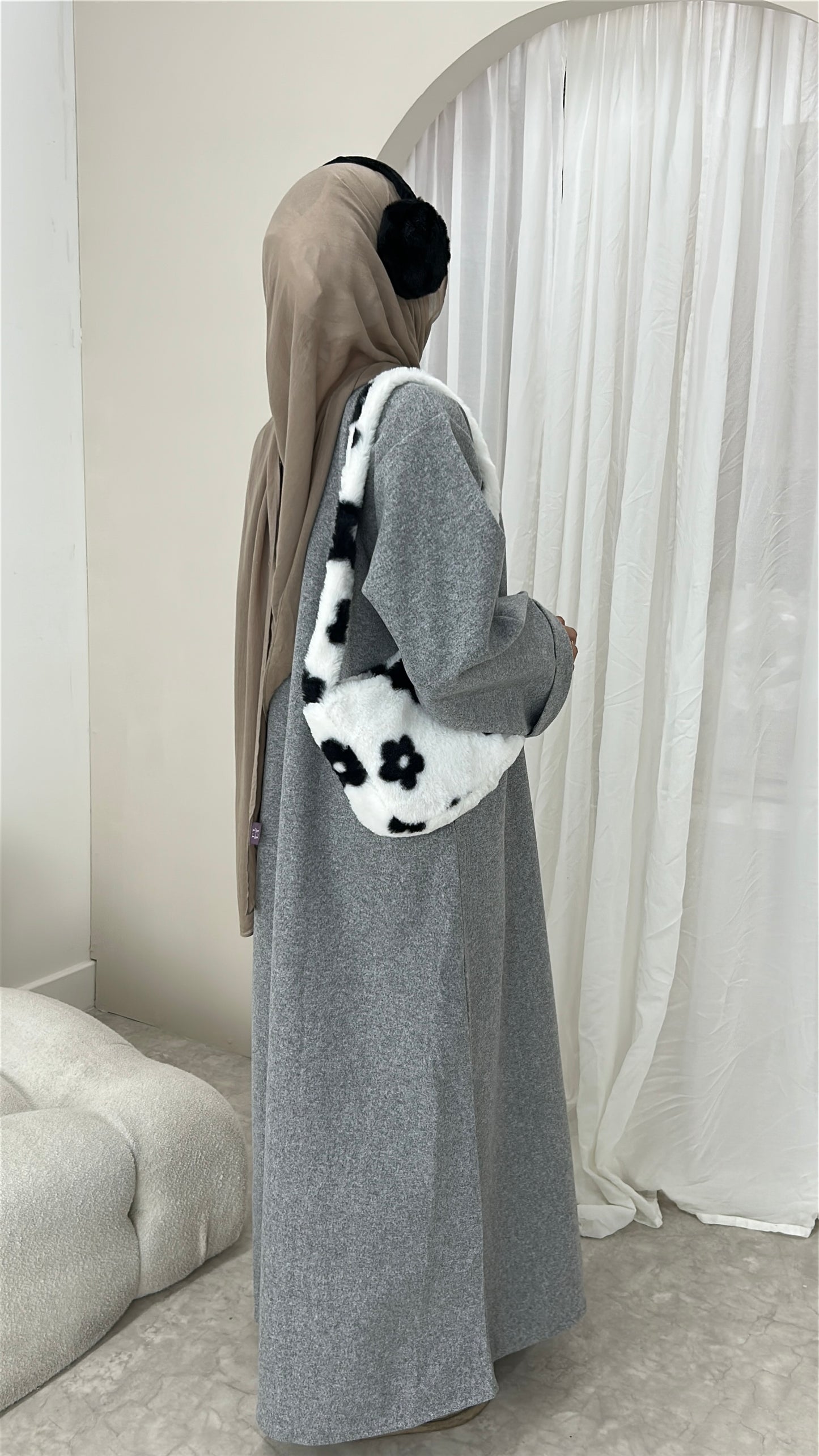Nayla in Light Grey