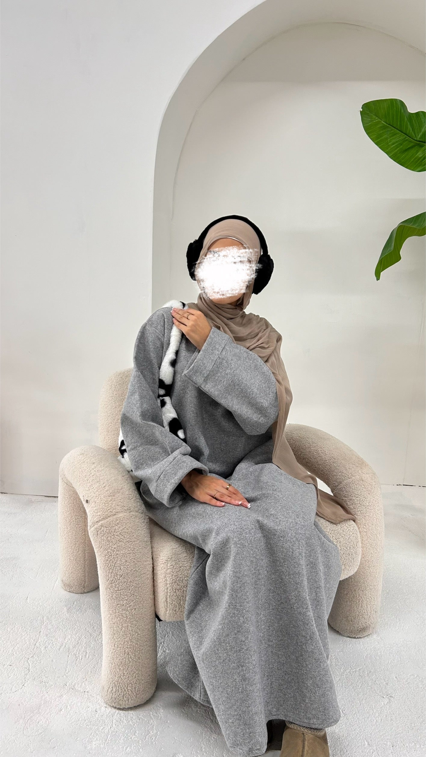 Nayla in Light Grey