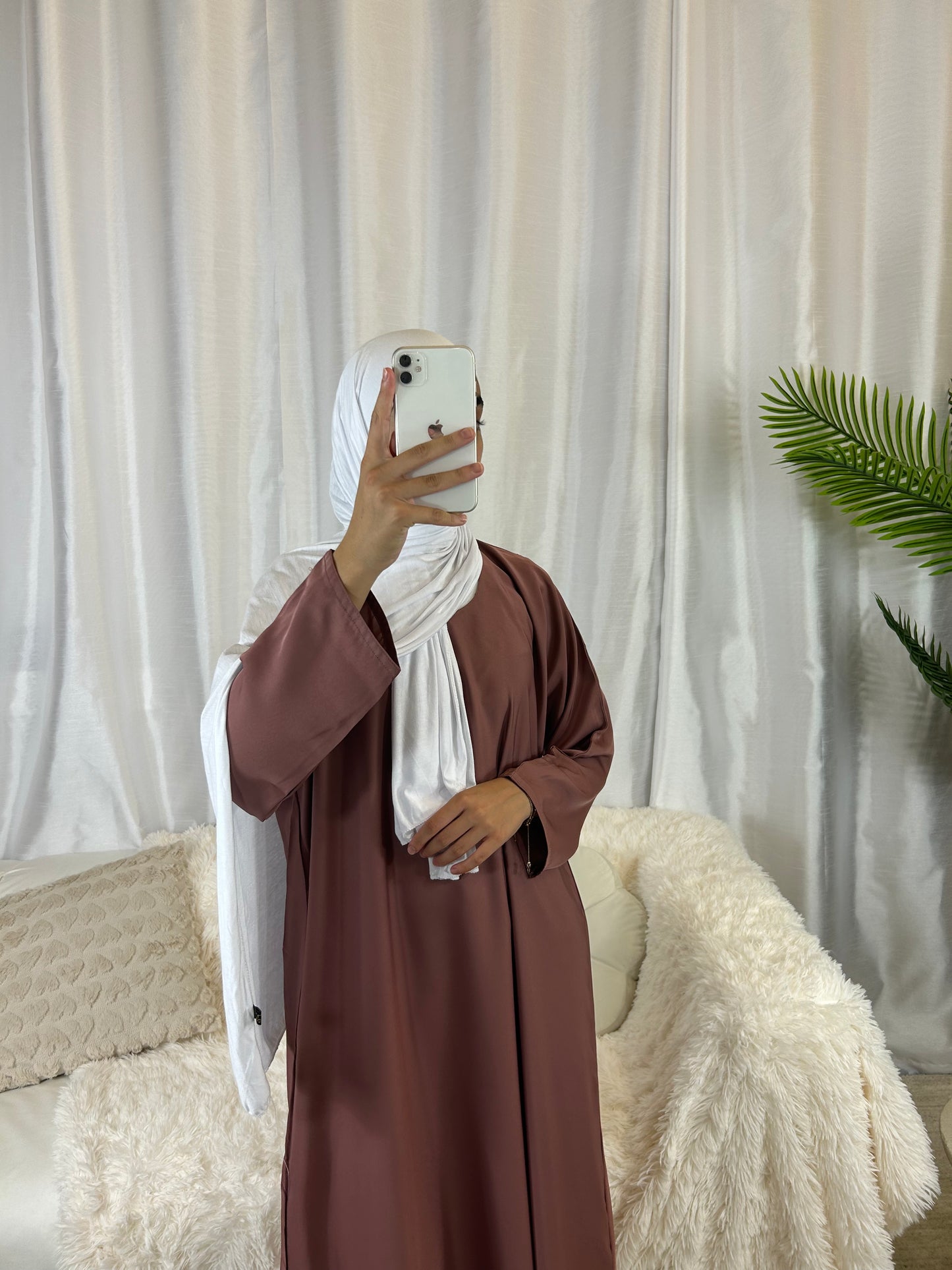 Nura Slip On Abaya In Mauve