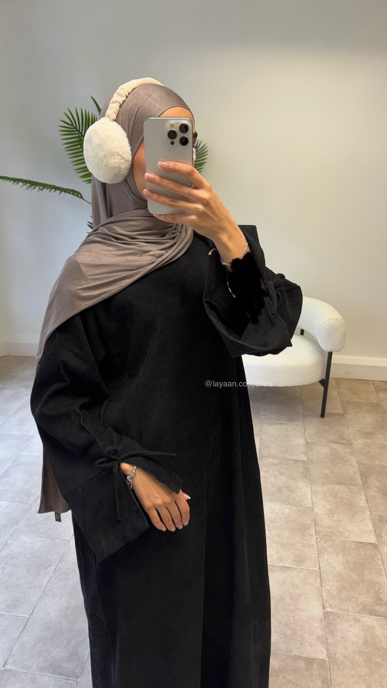 Hiba Corduroy Abaya in Black