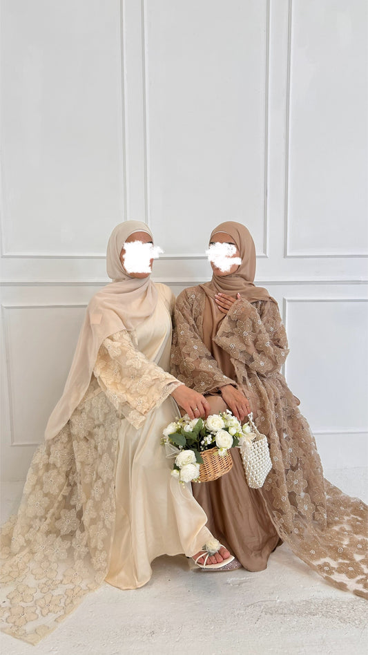 Floral Bloom in Champagne Cream