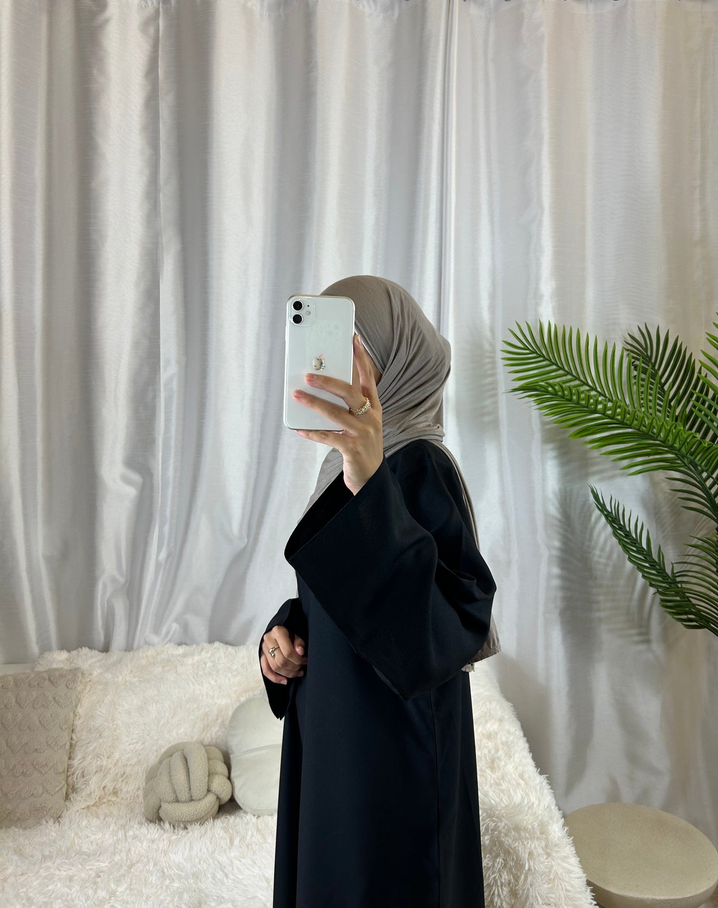 Lina Abaya in Black